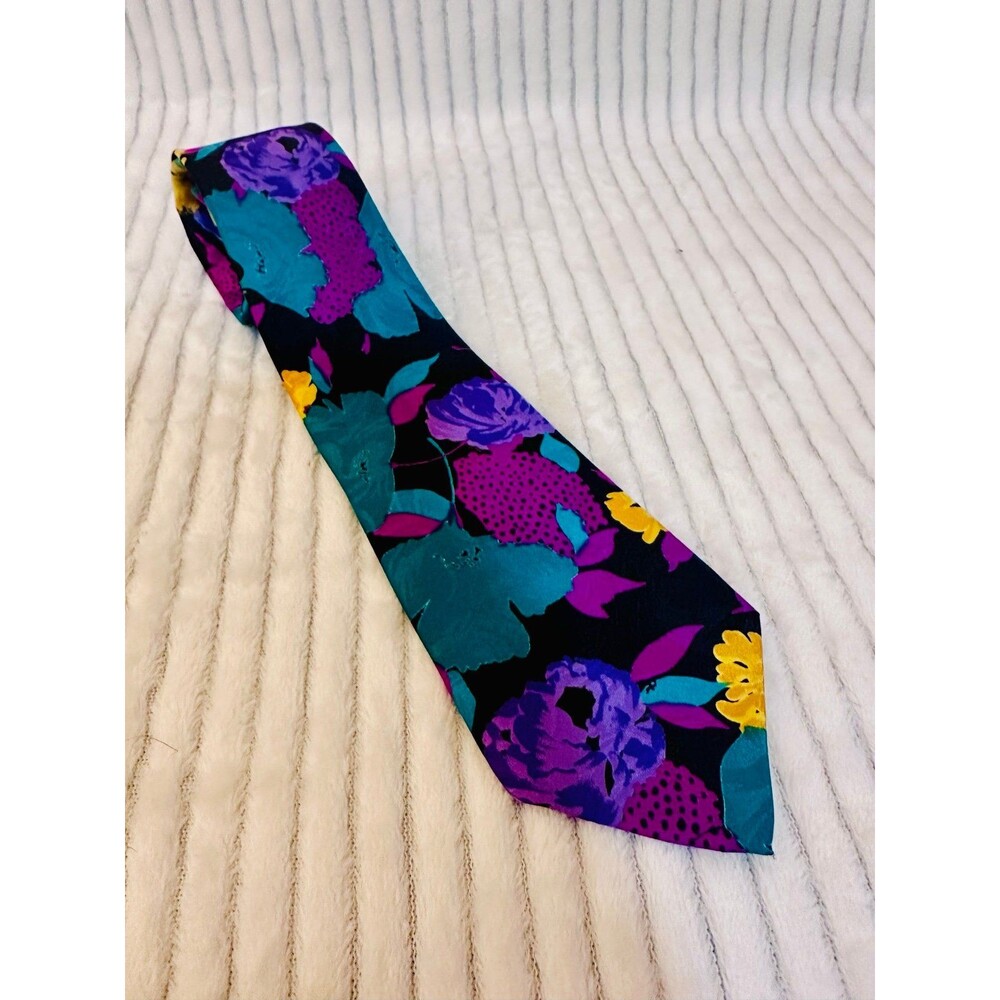 Picasso High Fashion Thin Novelty Floral Tie